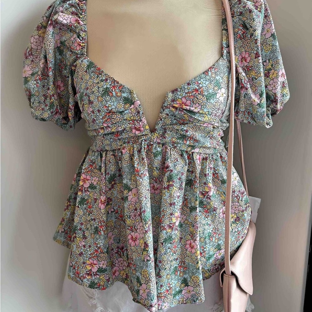Buddy Love Houston blue pink floral puff sleeve top Medium